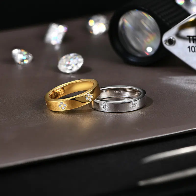 1.25mm D-VVS1 Clover Band Ring