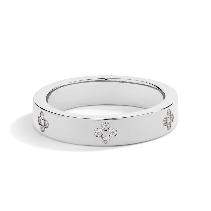 1.25mm D-VVS1 Clover Band Ring